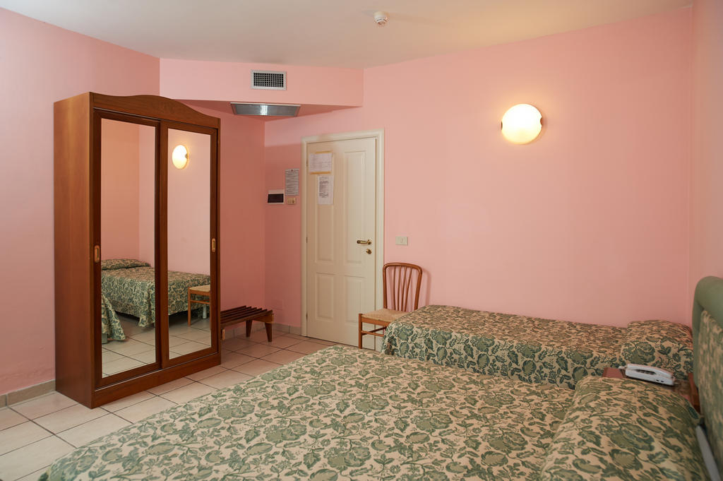 Hotel Cavallotti & Giotto Montecatini Terme Room photo