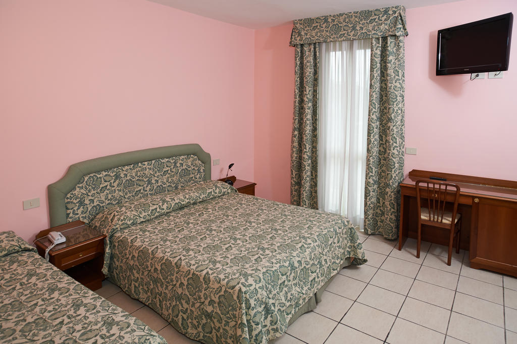 Hotel Cavallotti & Giotto Montecatini Terme Room photo